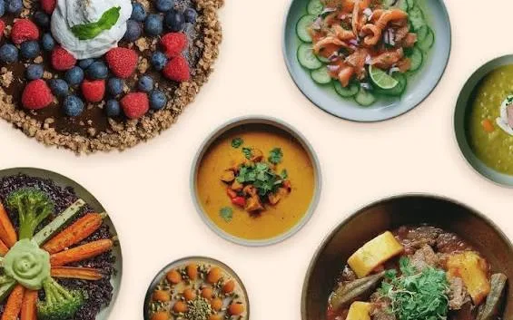 Food Mood generating a fusion recipe: two chosen cuisines blended into one dish, with an AI-generated image, ingredient list, and step-by-step instructions.
